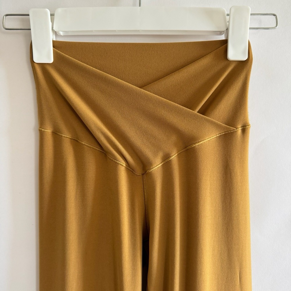 Aerie Offline Real Me Crossover‎ Flare Leggings Small Mustard Ecru - Picture 2 of 13